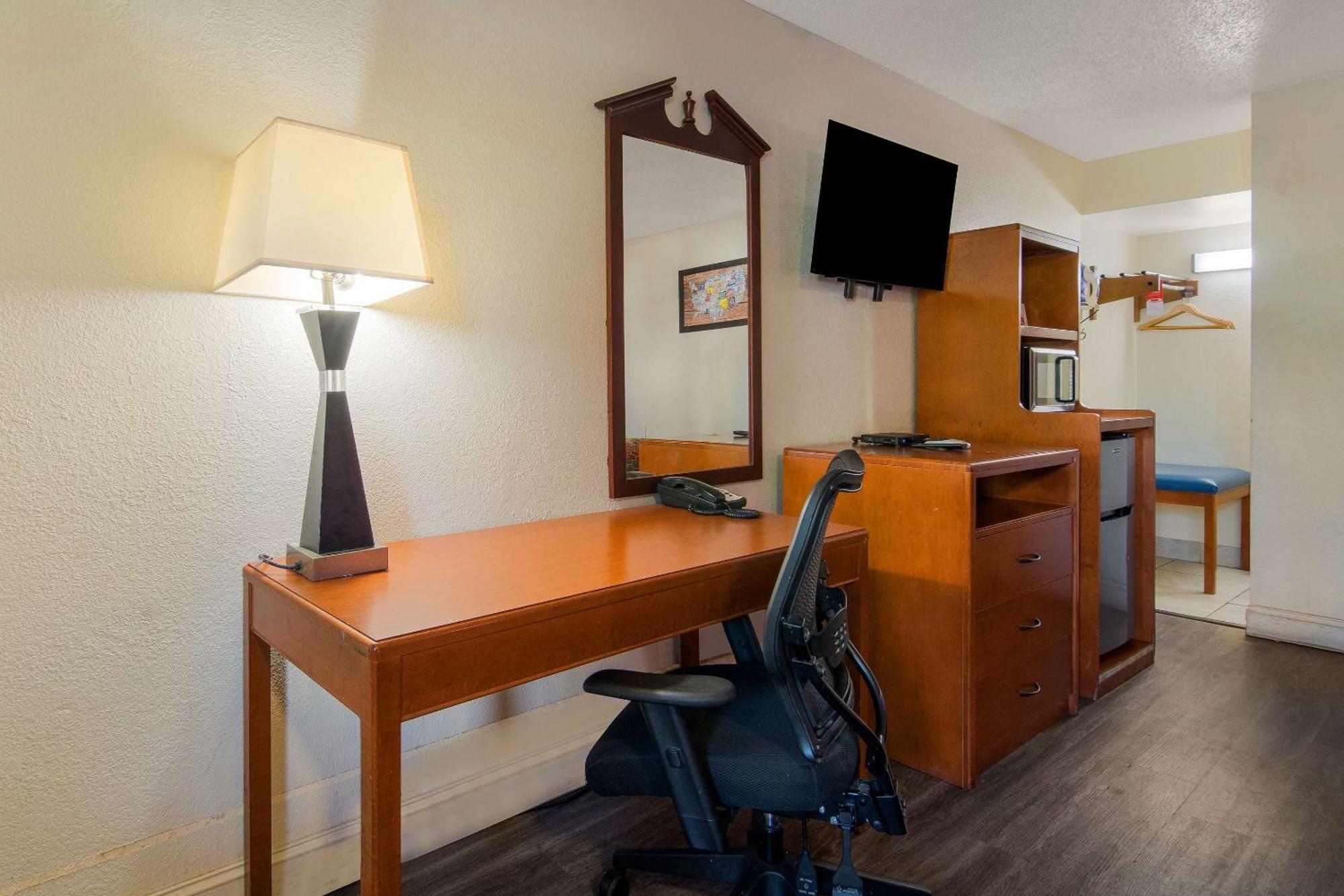 Econo Lodge Goldsboro Hwy 70 Eksteriør bilde